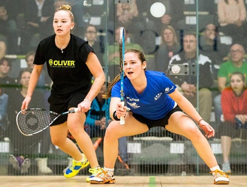 Nele Hatschek (Rechts) und Annika Wiese.